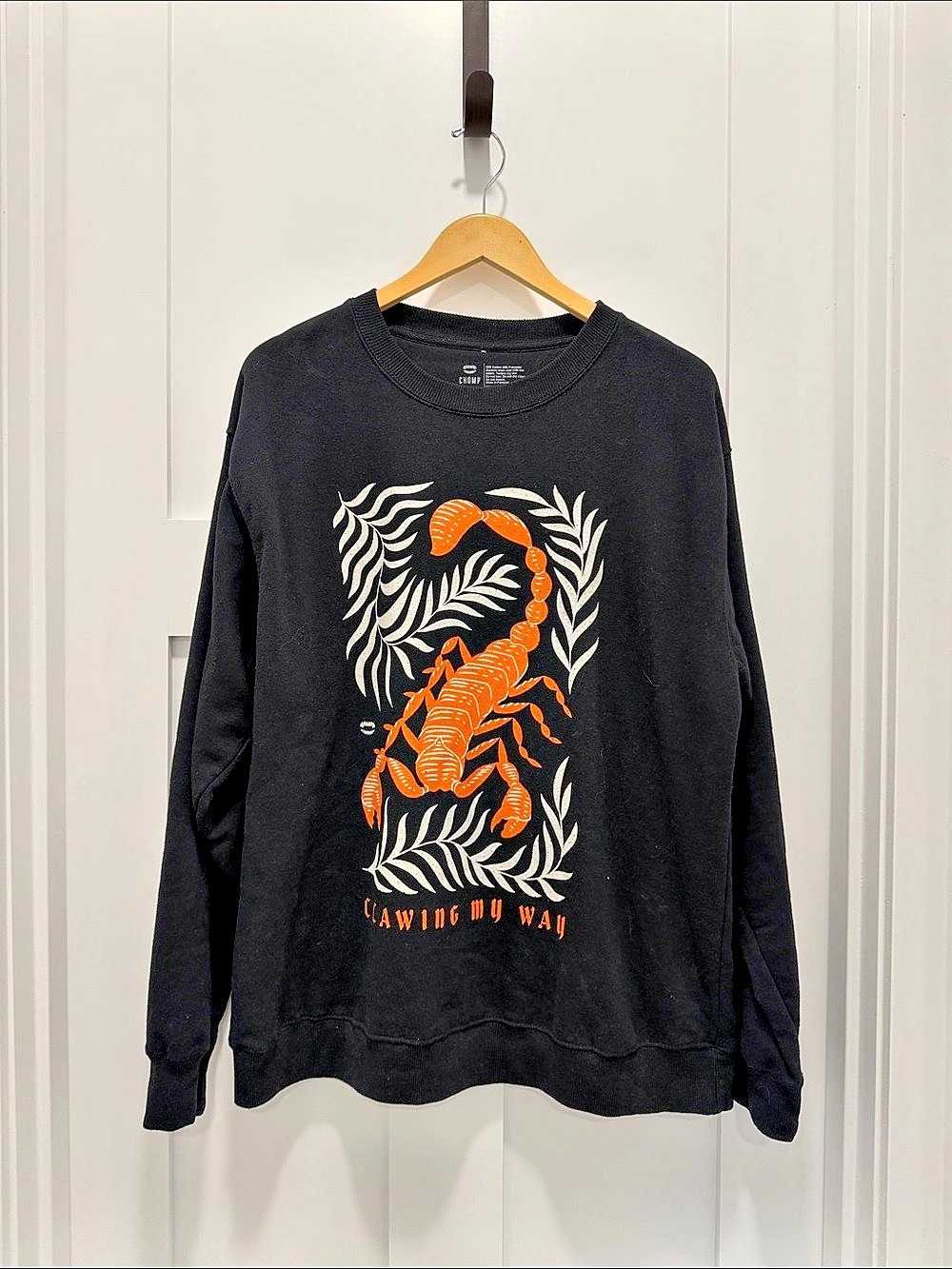 CHOMP Graphic Sweatshirt in Black & Orange Size Large